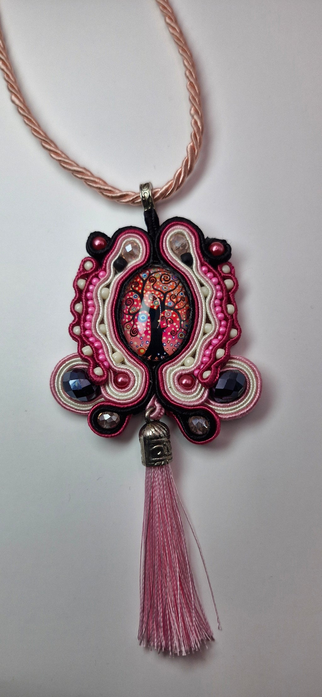 Naszyjnik sutasz „Pink Tree & Tassel” — z chwostem