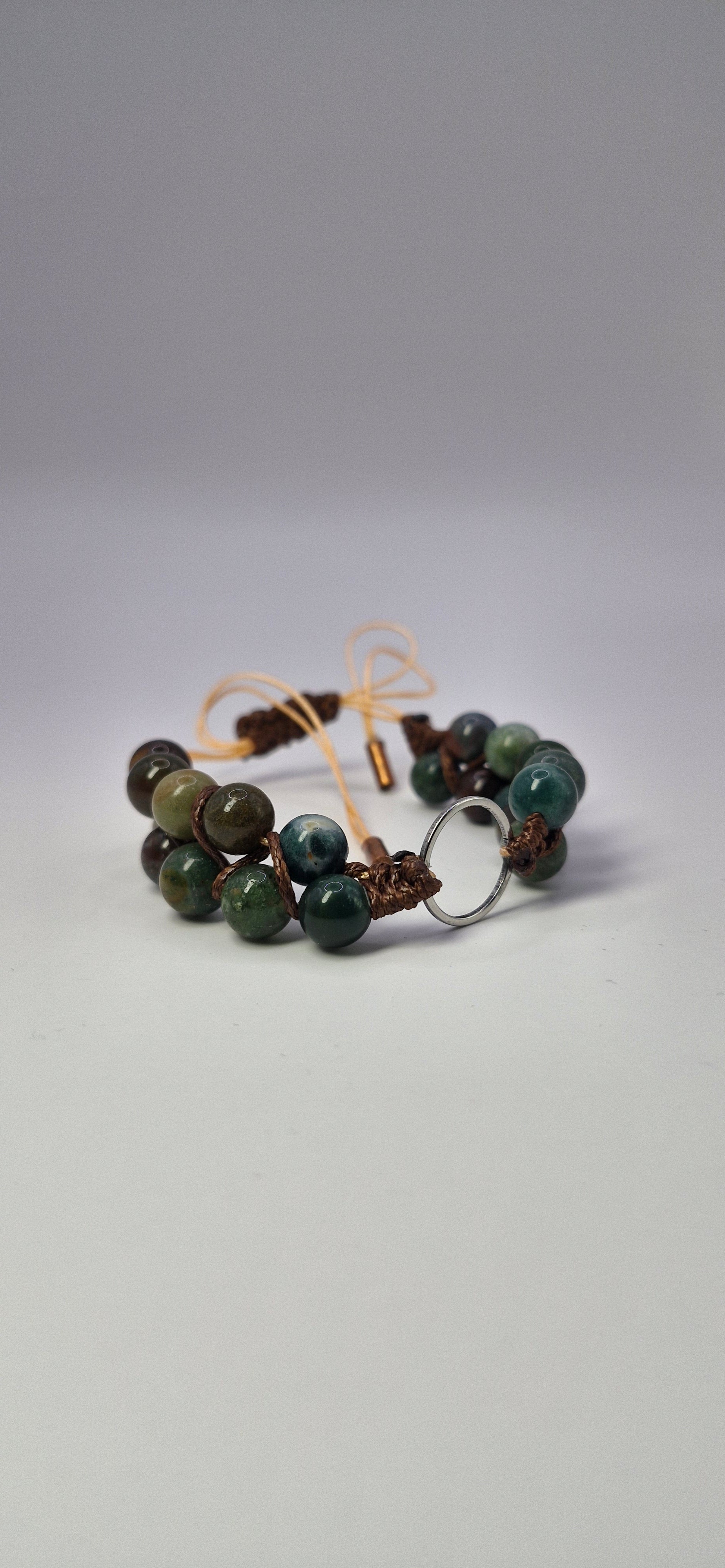 Bransoletka Zieleń z kołem — makrama z centralnym pierścieniem