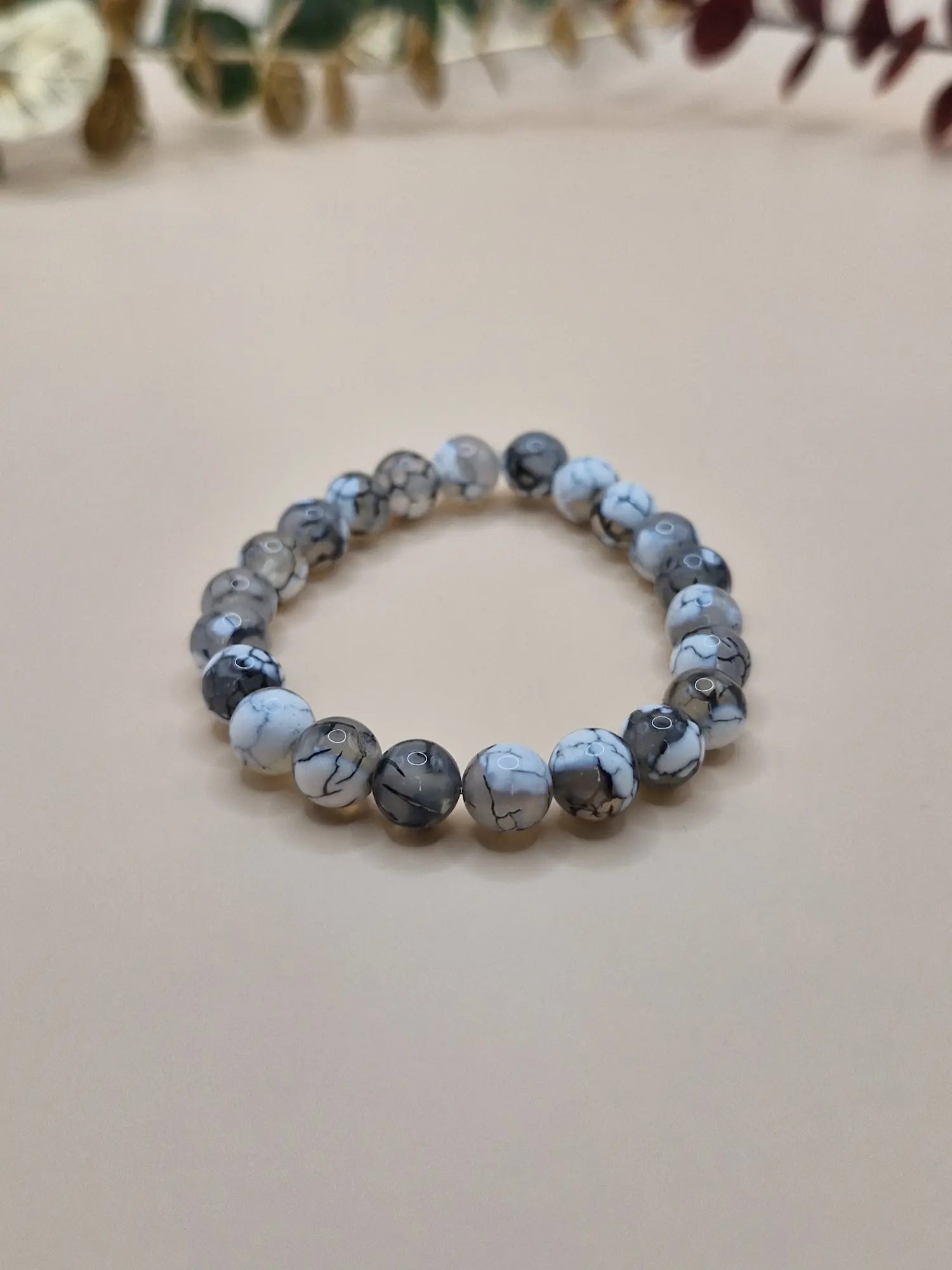 Bransoletka z kamieni naturalnych „Web” (biało-grafitowa)