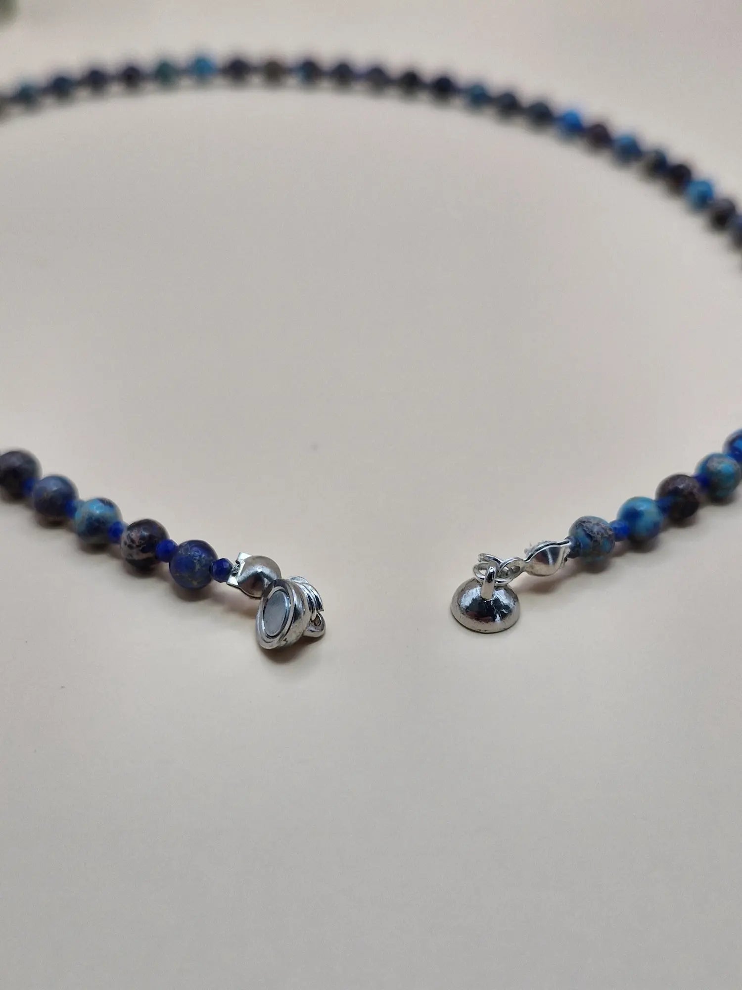 Naszyjnik z kamieni naturalnych w odcieniach niebieskiego (drobne koraliki)