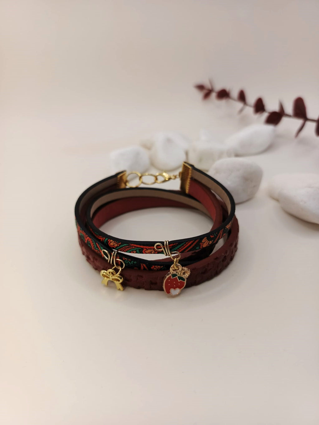 Bransoletka wrap „Truskawkowa” – eko skóra