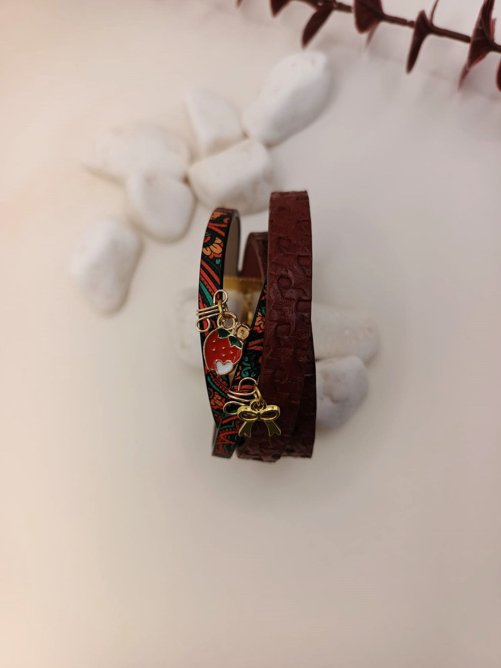 Bransoletka wrap „Truskawkowa” – eko skóra