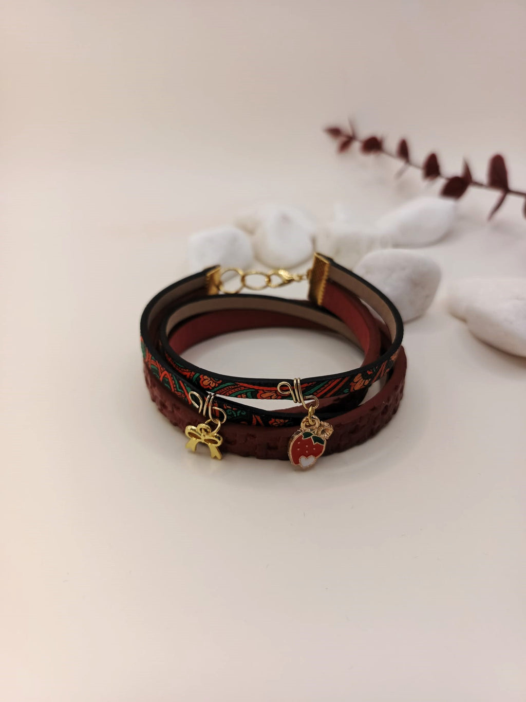 Bransoletka wrap „Truskawkowa” – eko skóra