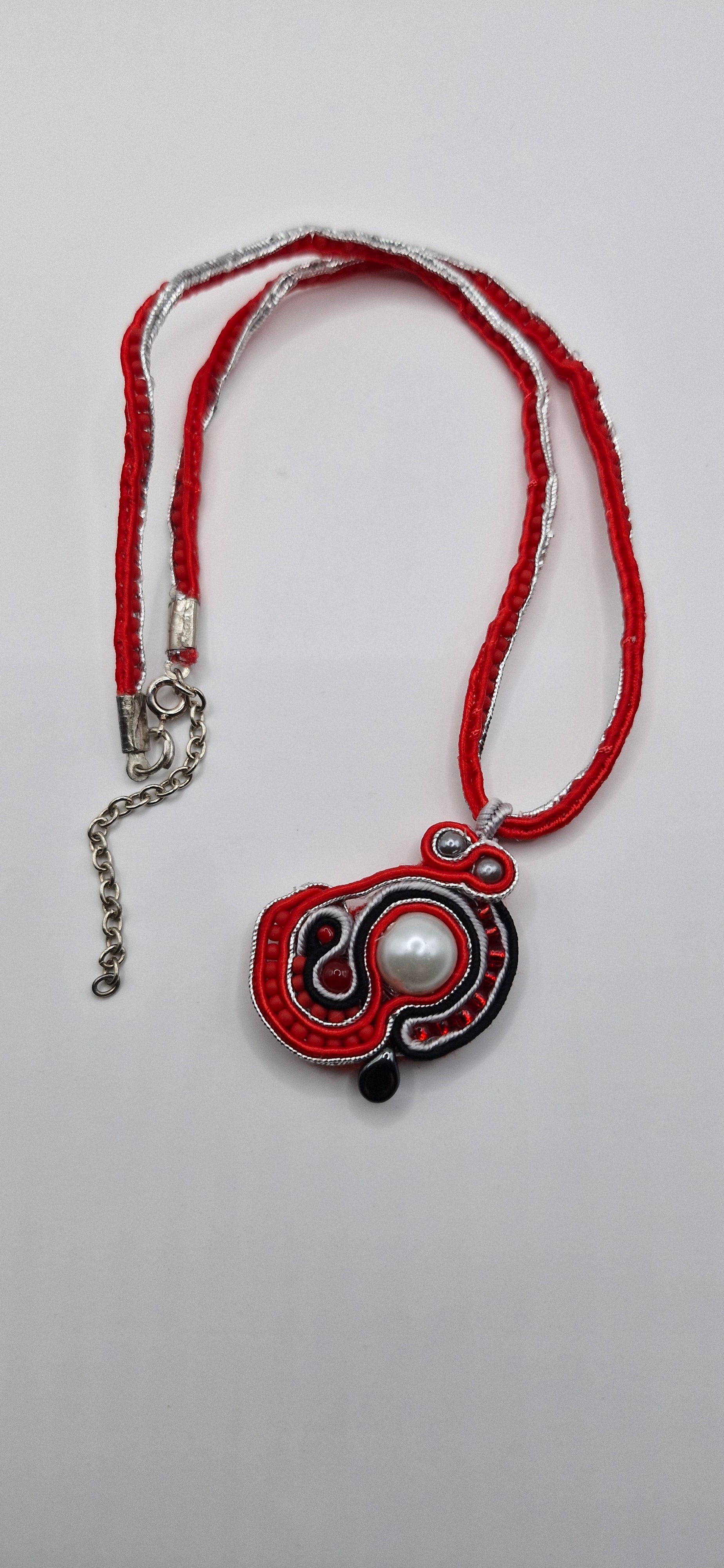 Naszyjnik sutasz „Red & Pearl Drop” — czerwono-srebrny