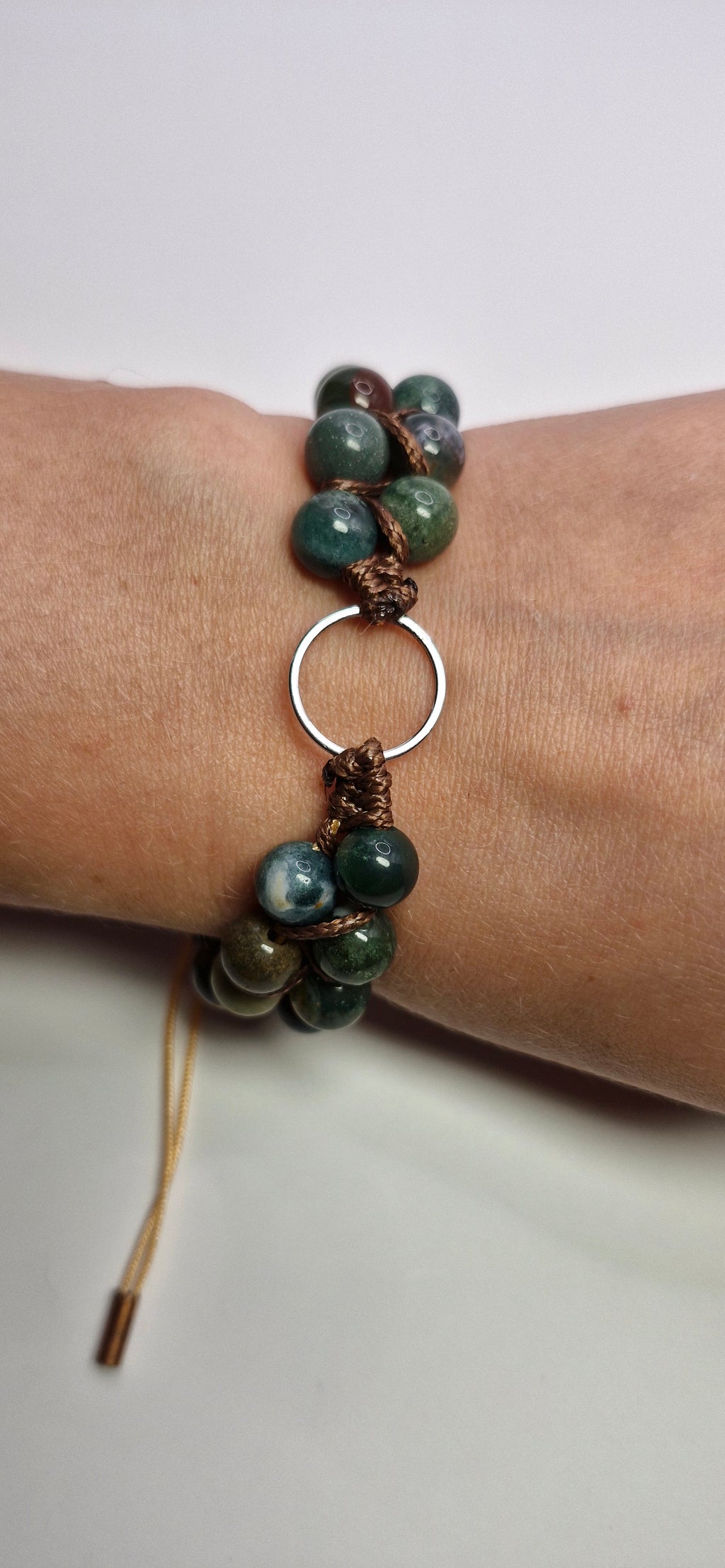 Bransoletka Zieleń z kołem — makrama z centralnym pierścieniem