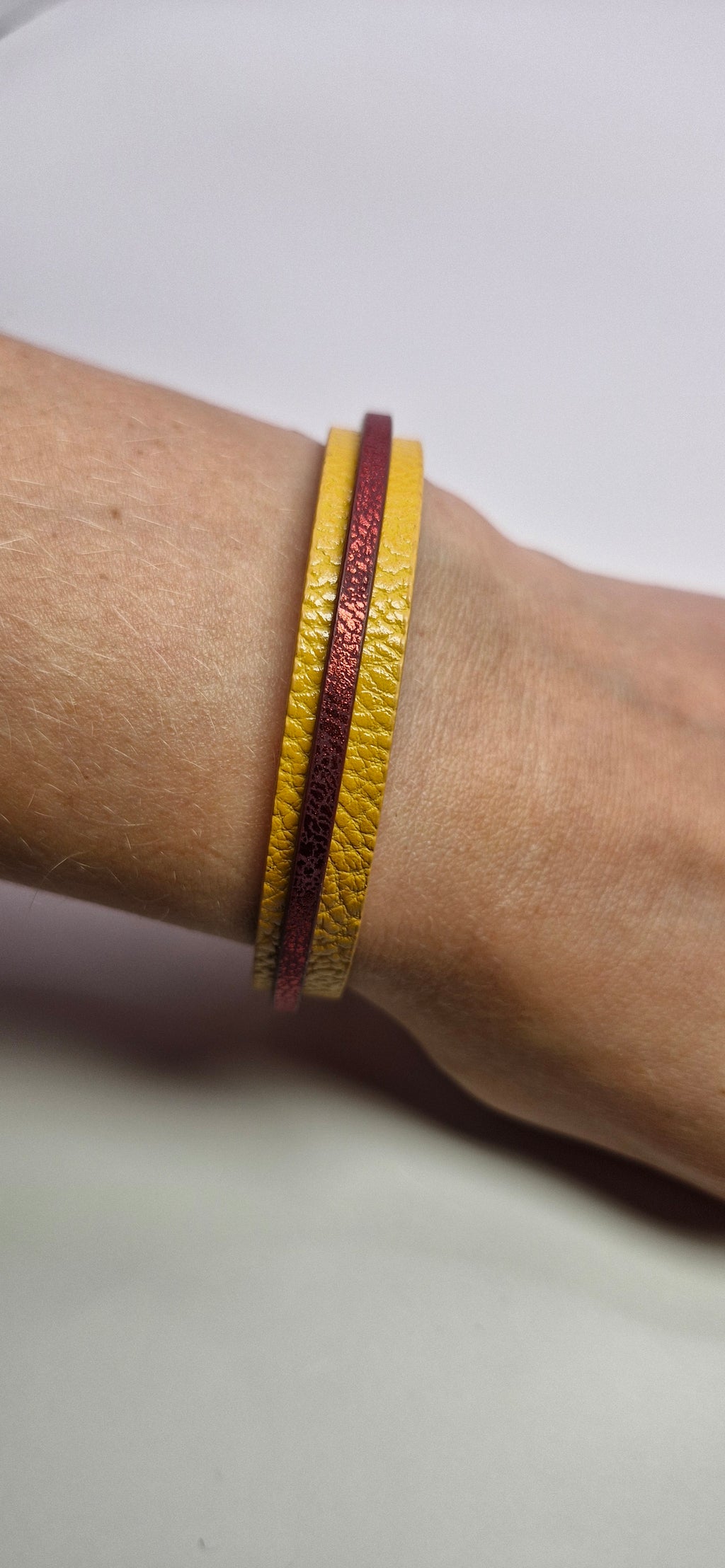 Bransoletka „Sun & Ruby” — żółty z rubinową linią