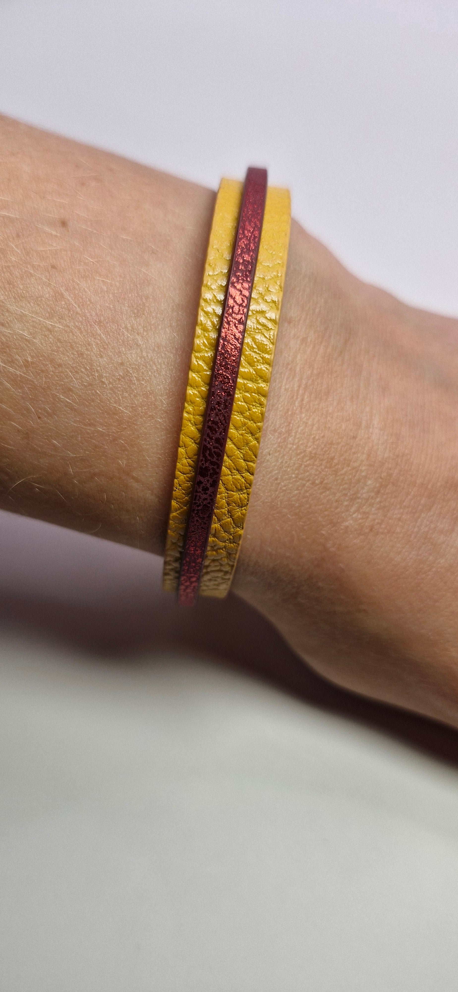 Bransoletka „Sun & Ruby” — żółty z rubinową linią