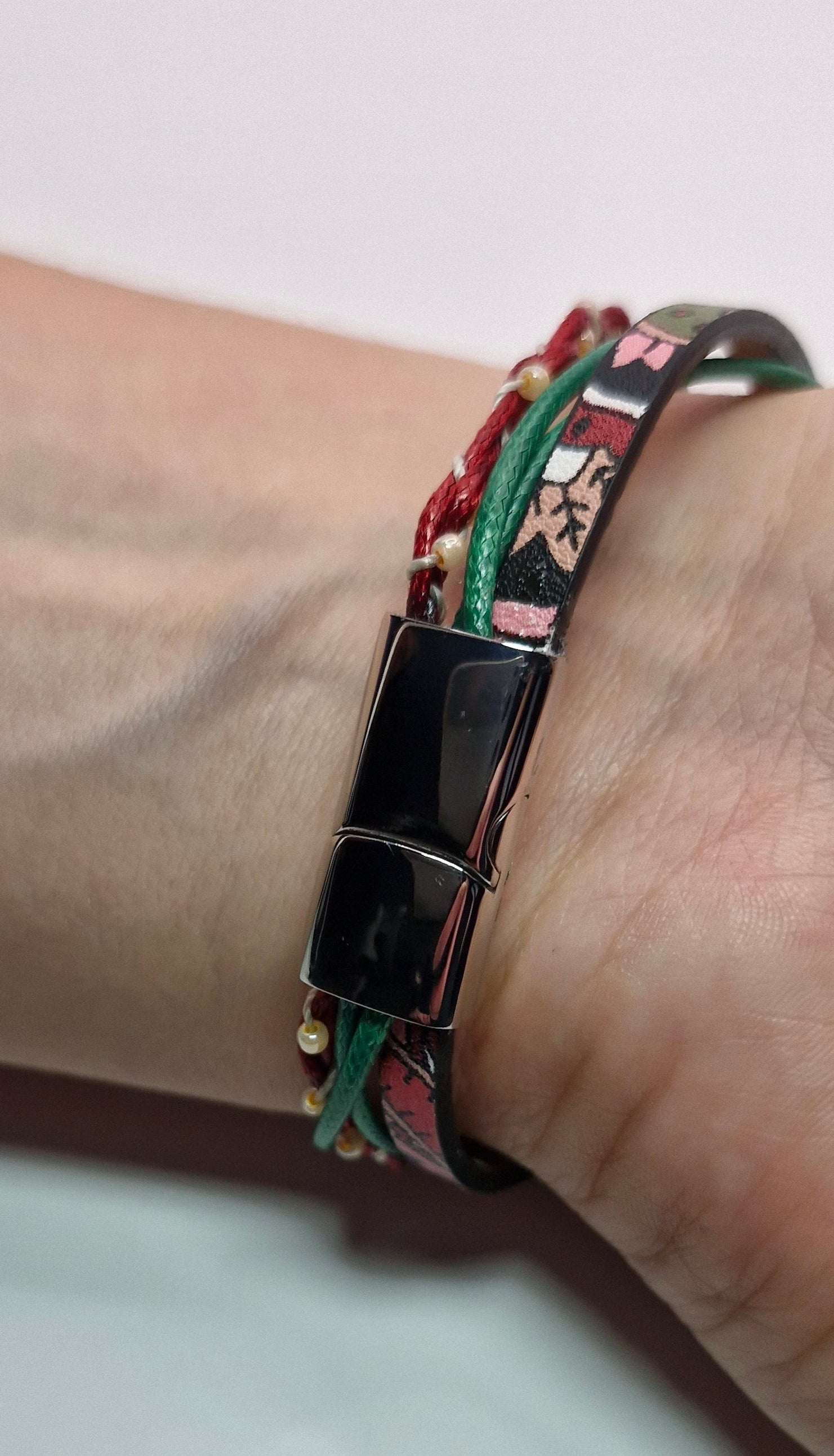 Bransoletka „Let It Snow” — świąteczna z charmsami