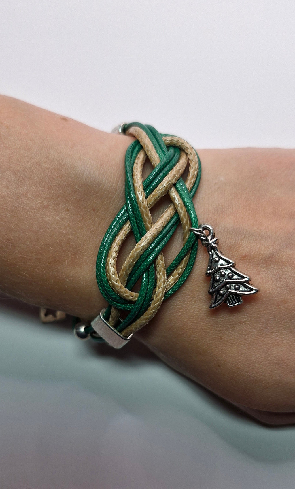 Bransoletka „Forest Knot” — węzłowa, zielono-beżowa