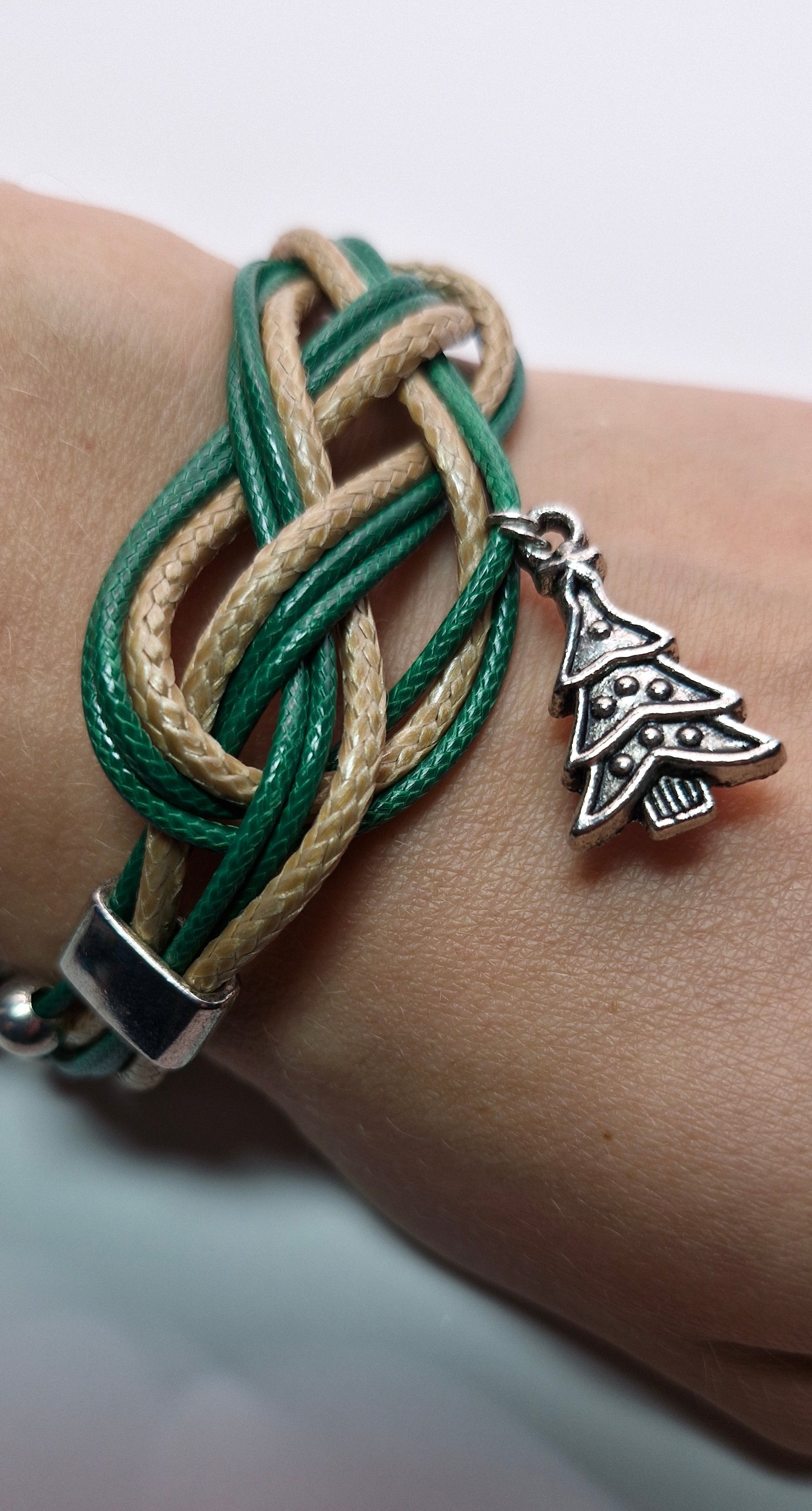 Bransoletka „Forest Knot” — węzłowa, zielono-beżowa