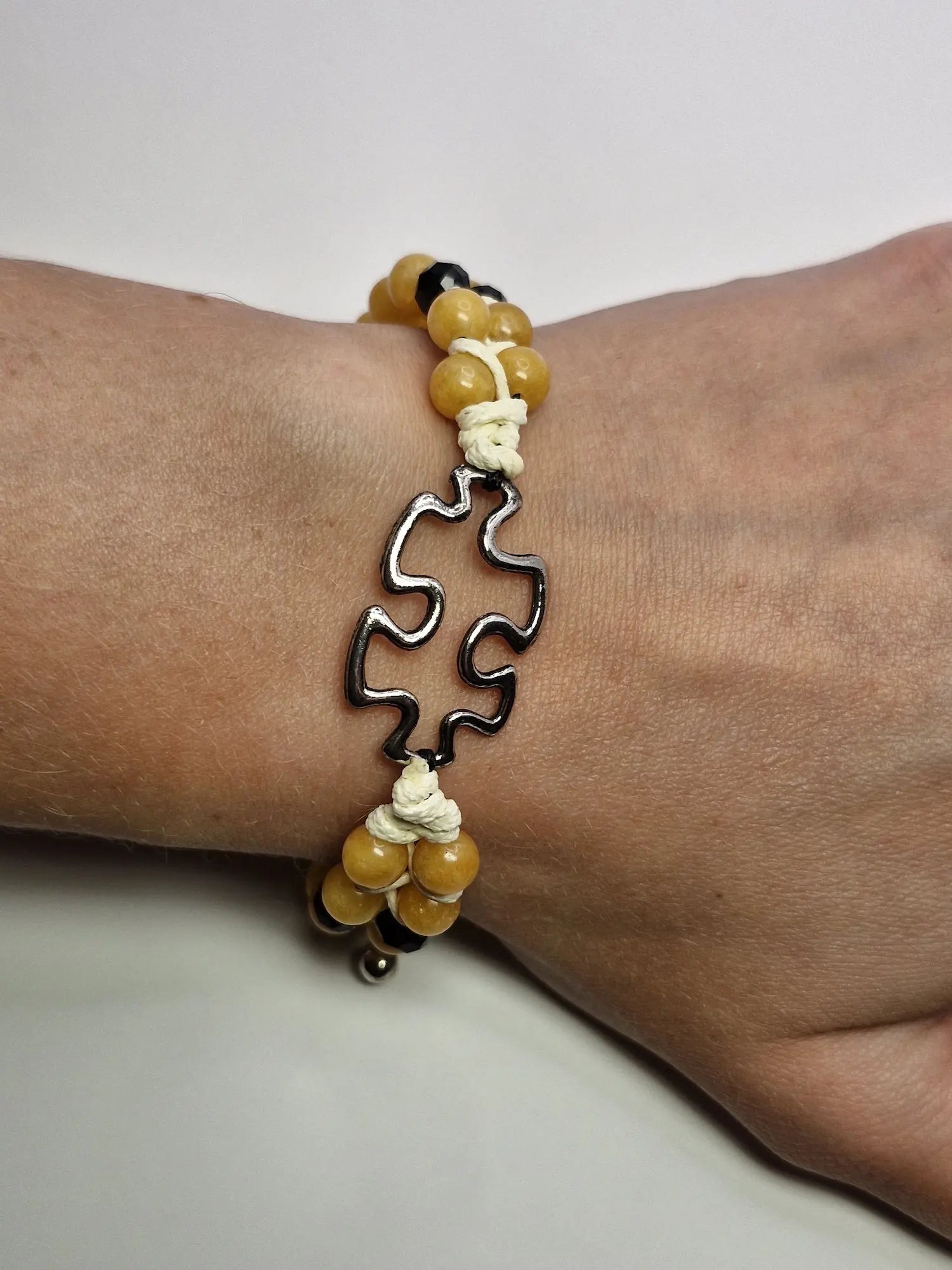 Bransoletka Puzzle – miodowy jadeit & makrama