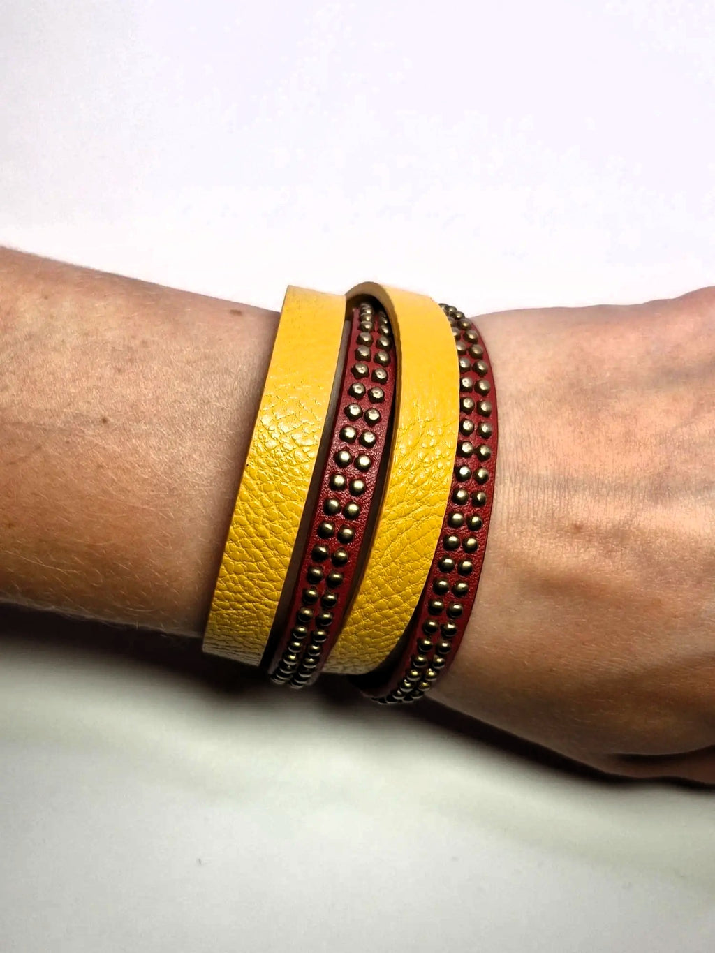 Bransoletka skóra eko wrap „Mustard Studs”