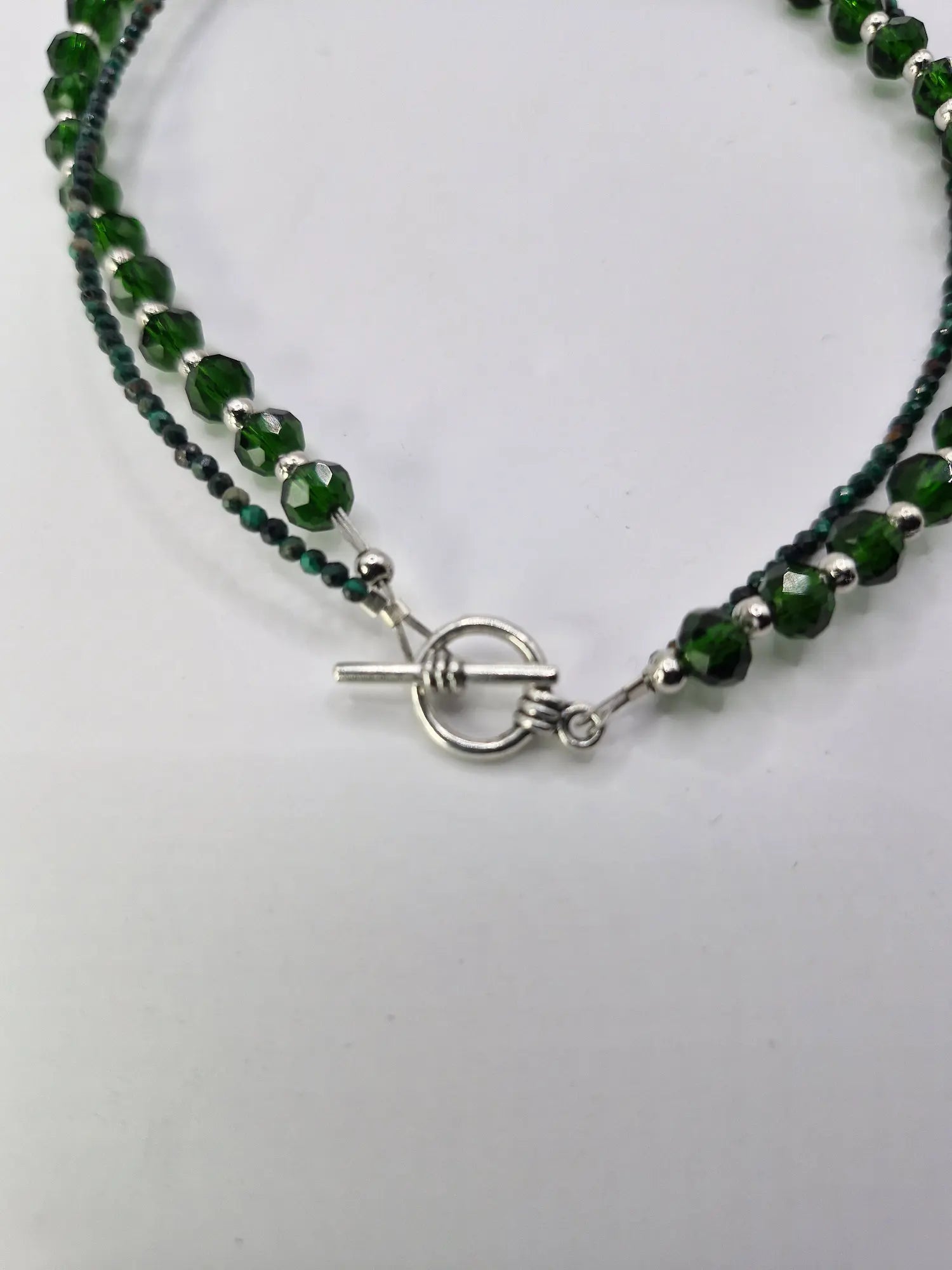 Choker „Emerald Star” – zielony z gwiazdką na kółku 🌟
