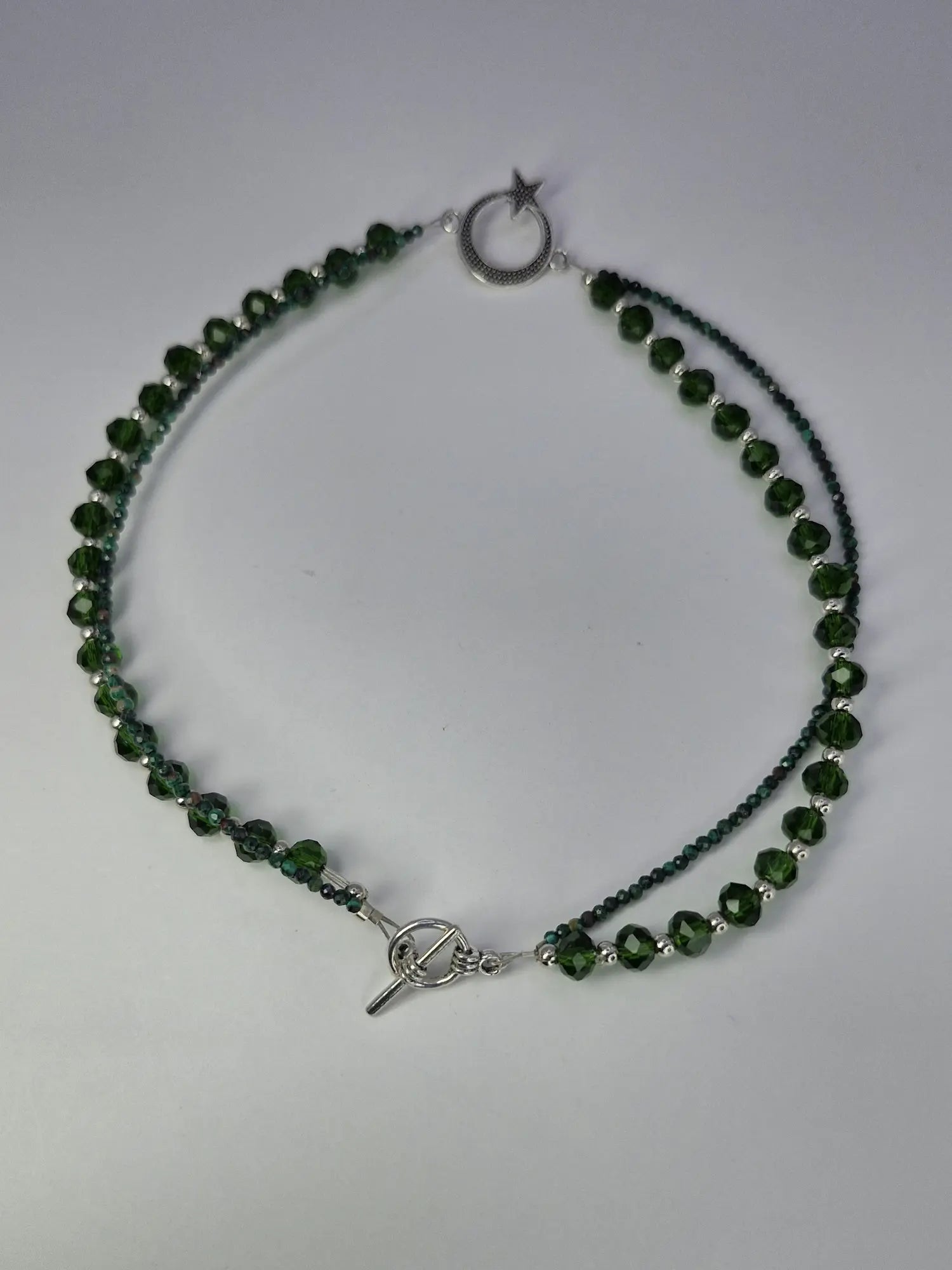 Choker „Emerald Star” – zielony z gwiazdką na kółku 🌟