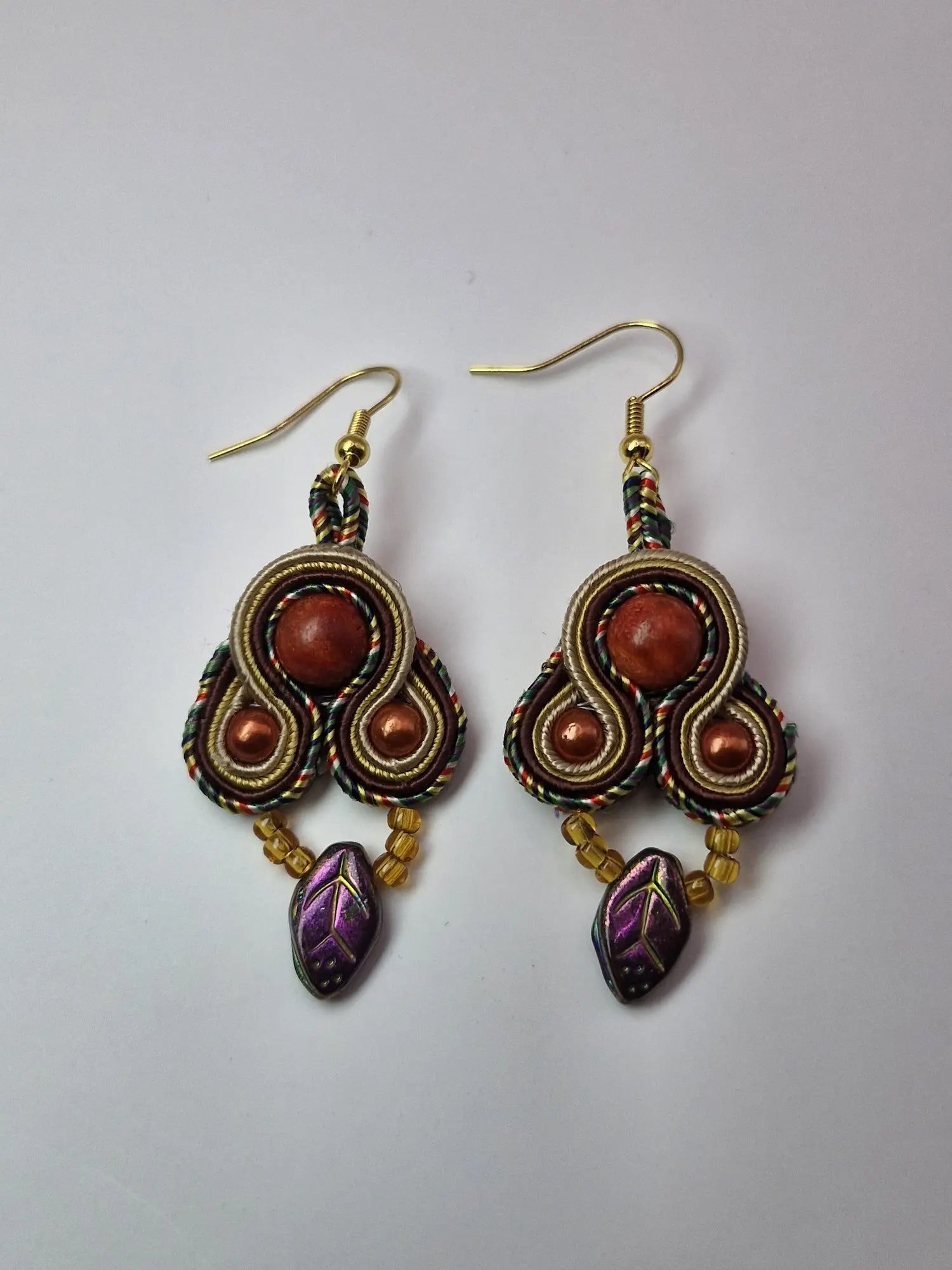 Kolczyki sutasz etno rudo-zielone, liść, boho