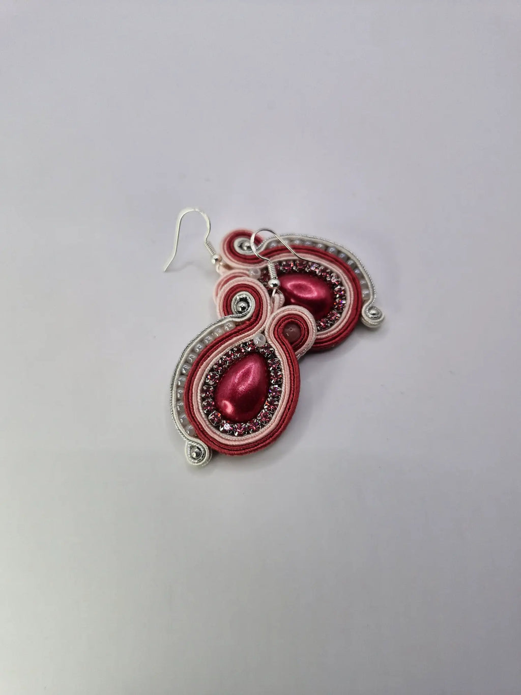 Zestaw sutasz „Malinowa Aura” — kolczyki + bransoletka