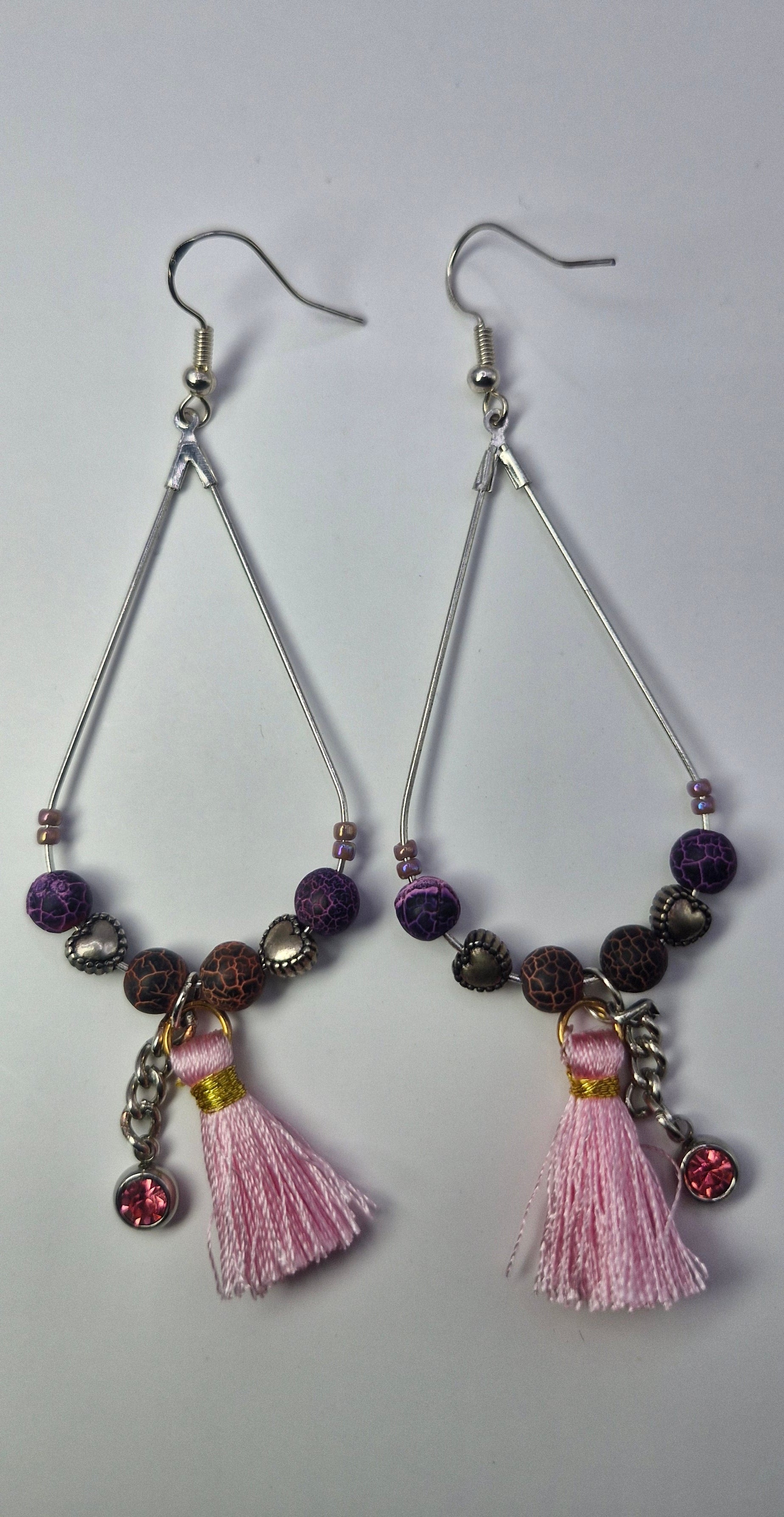 Kolczyki „Triangle Boho Lilac” — trójkątne z chwostami