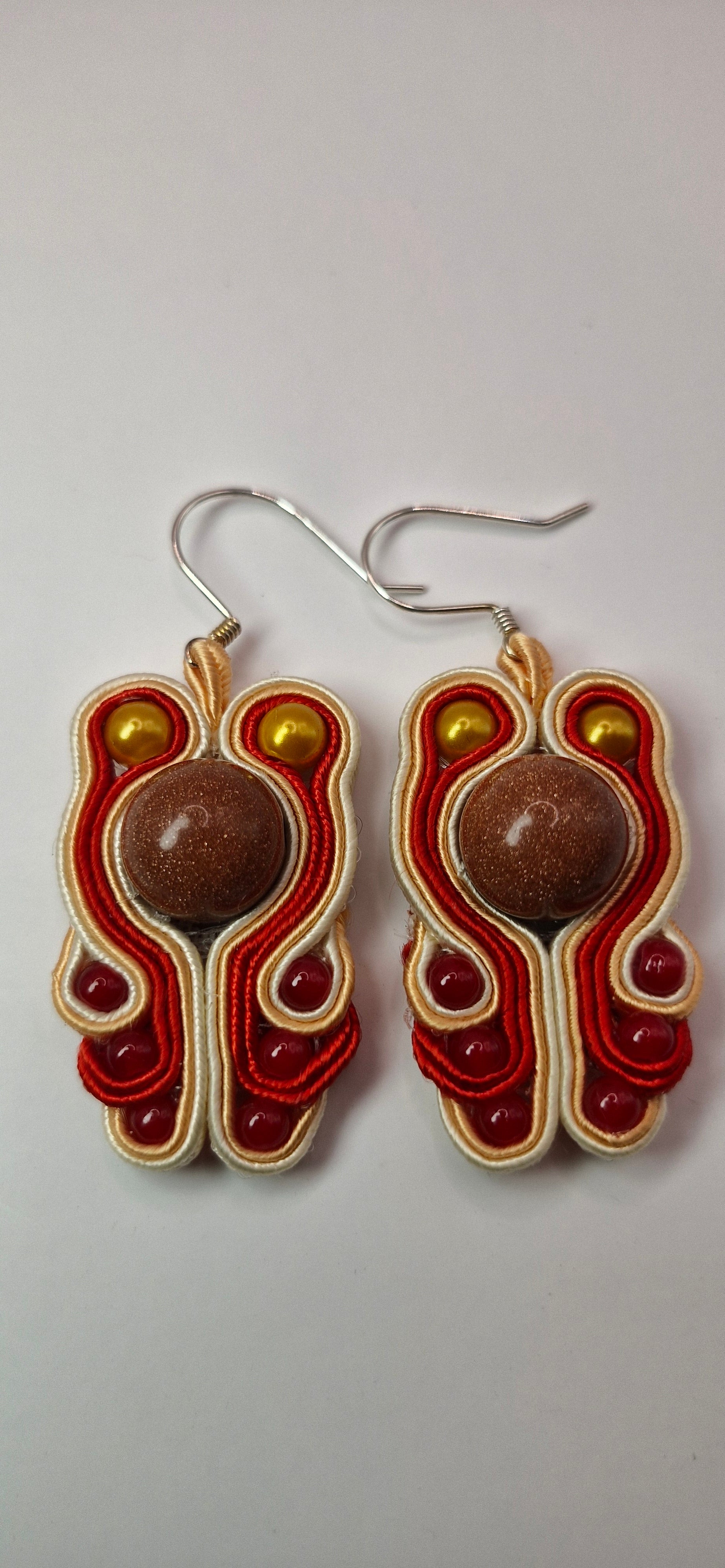 Kolczyki sutasz Karmelowy Ogień z piaskiem pustyni