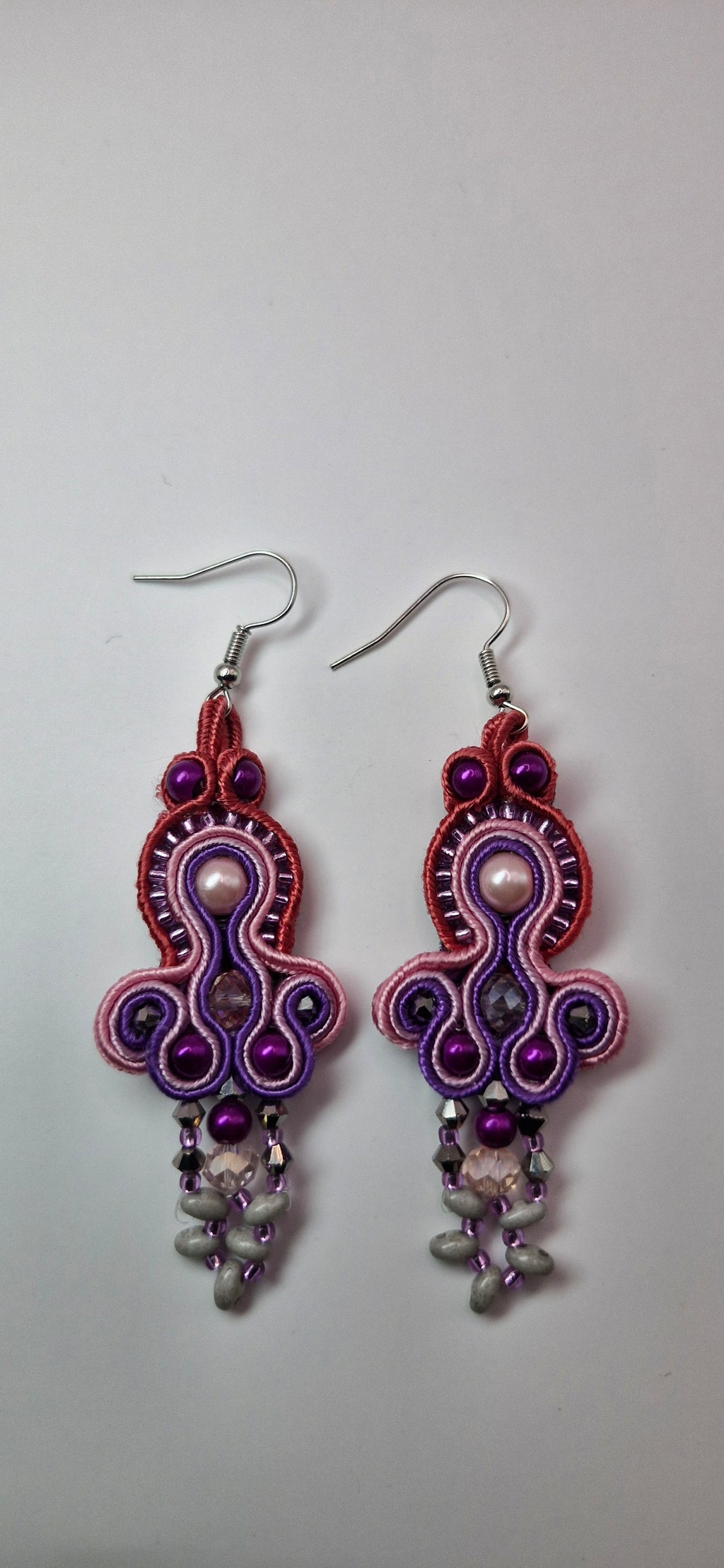 Kolczyki sutasz fiolet-lila z kryształkami