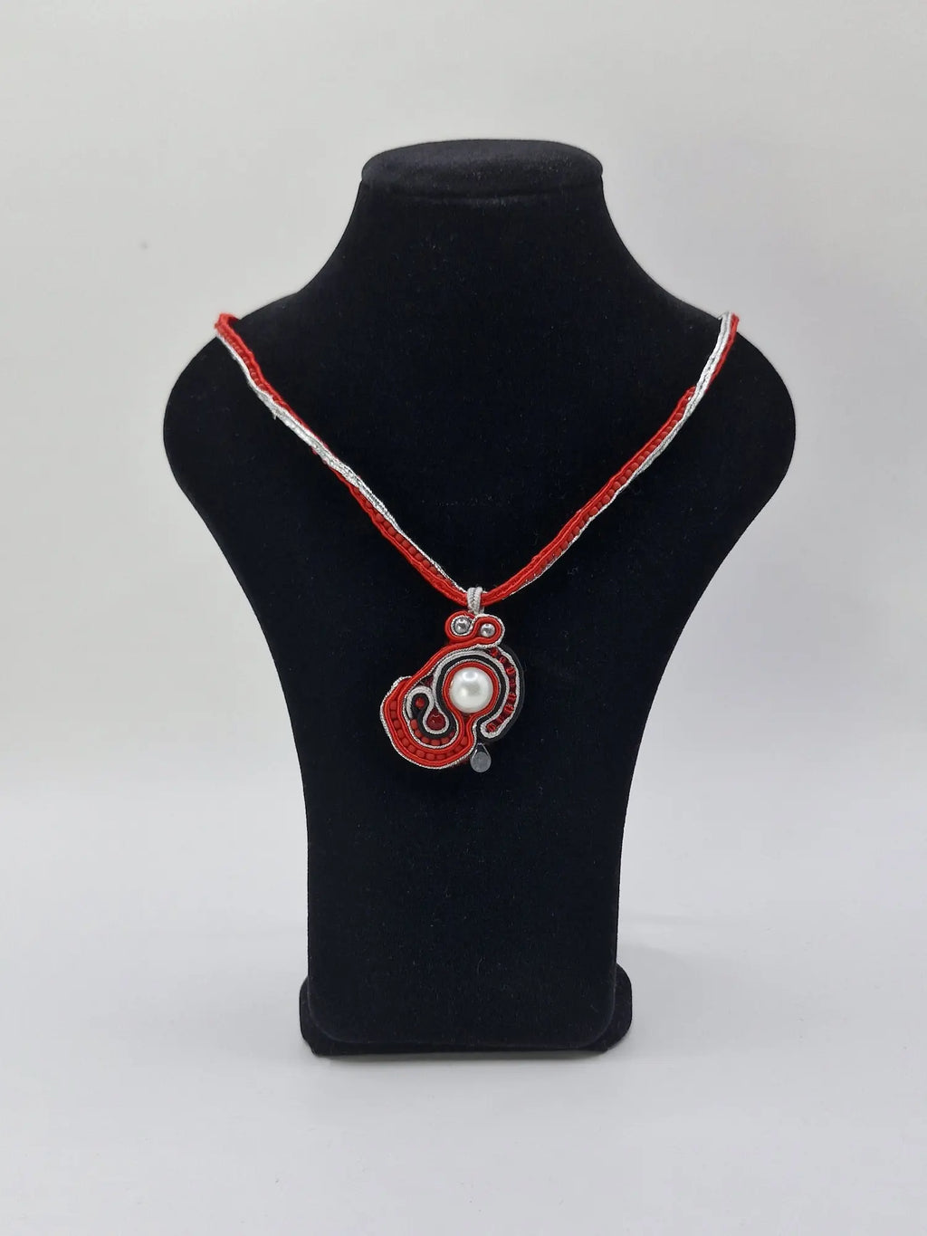 Naszyjnik sutasz „Red & Pearl Drop” — czerwono-srebrny