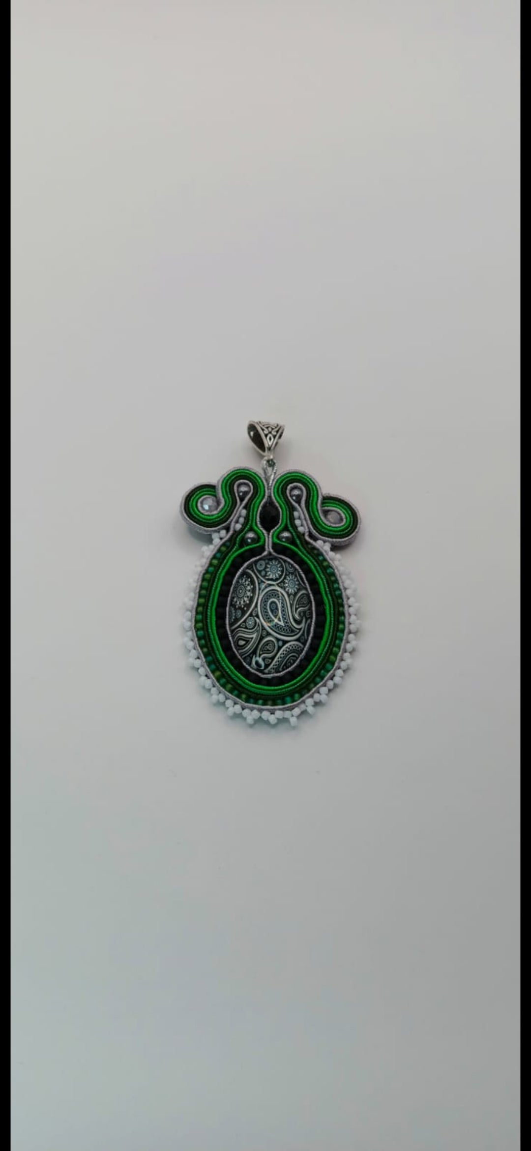 Komplet sutasz „Zielony Paisley” — wisior i kolczyki