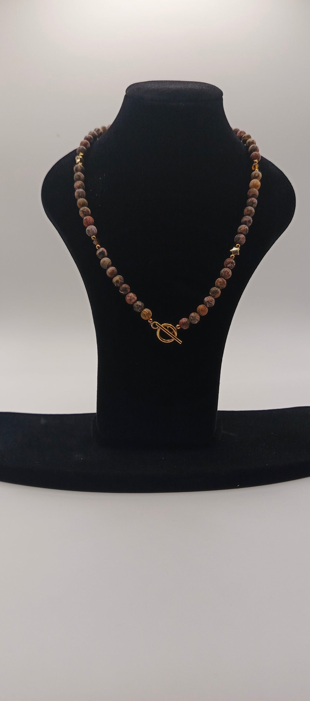 Naszyjnik z jaspisu „Ciepła Terra” — zapięcie toggle złote