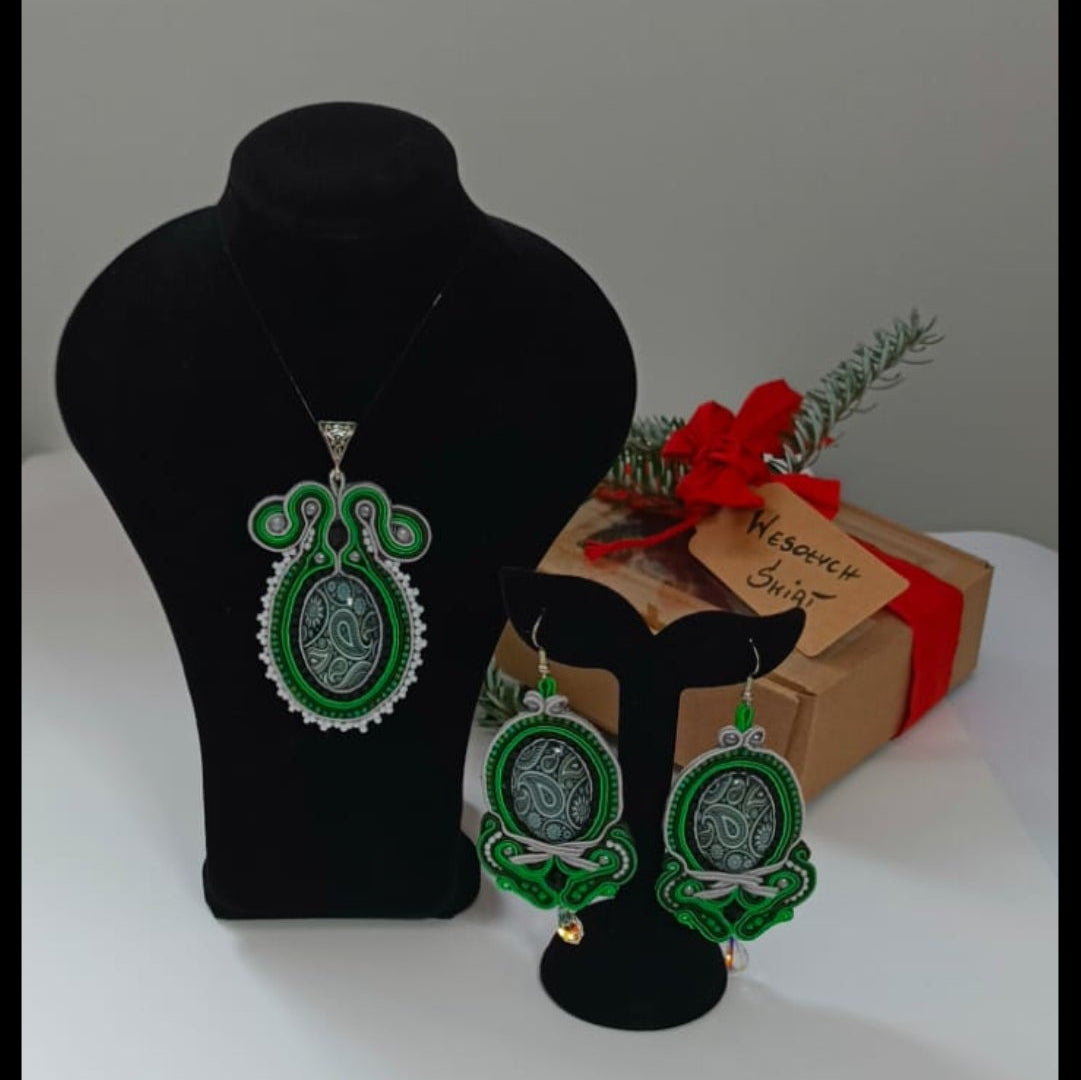 Komplet sutasz „Zielony Paisley” — wisior i kolczyki