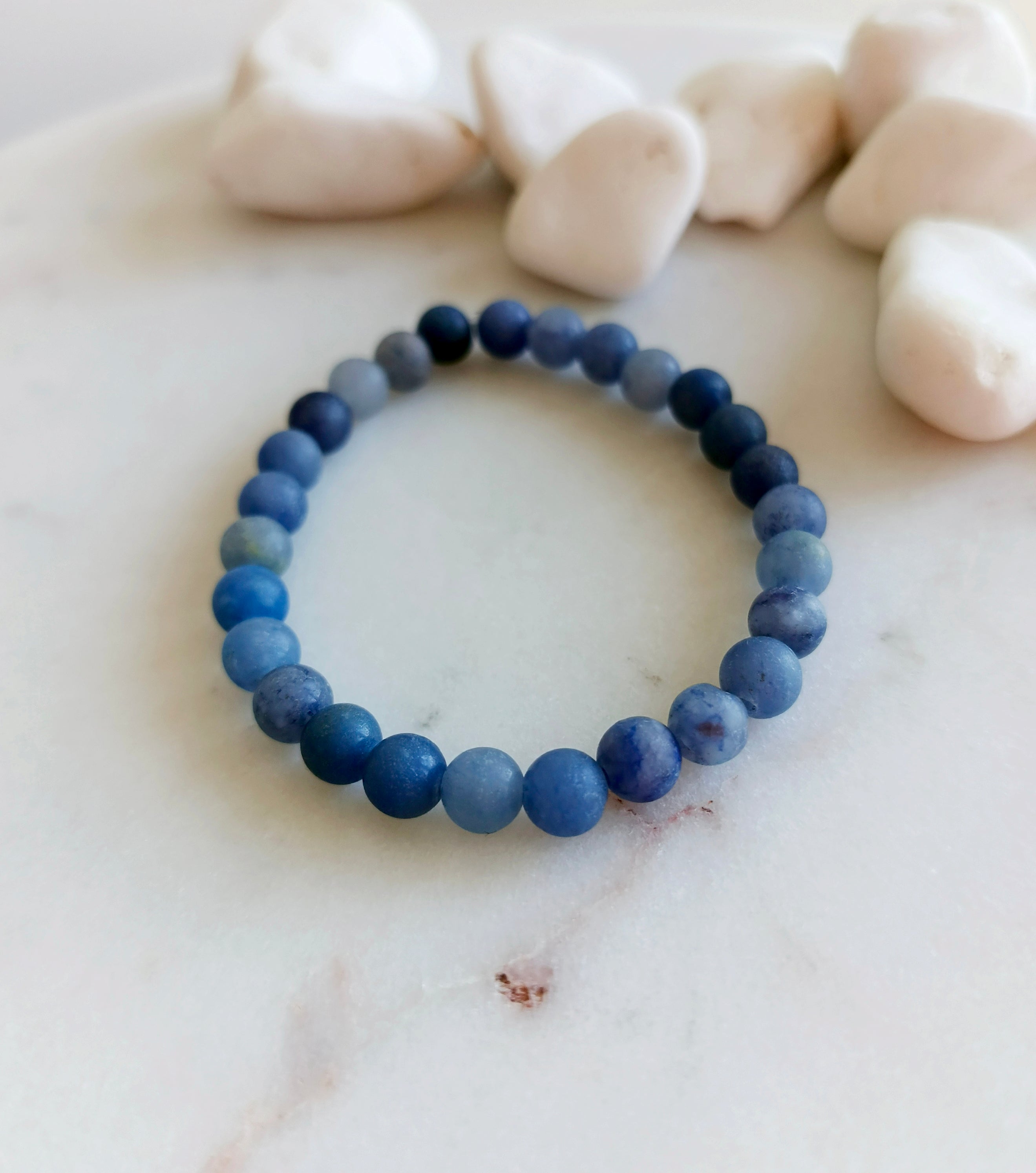 Bransoletka Sodalit Mat – minimalistyczny błękit