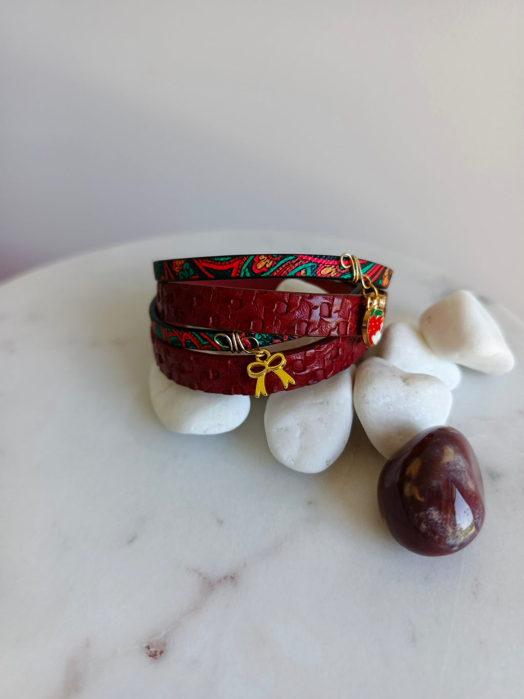 Bransoletka wrap „Truskawkowa” – eko skóra