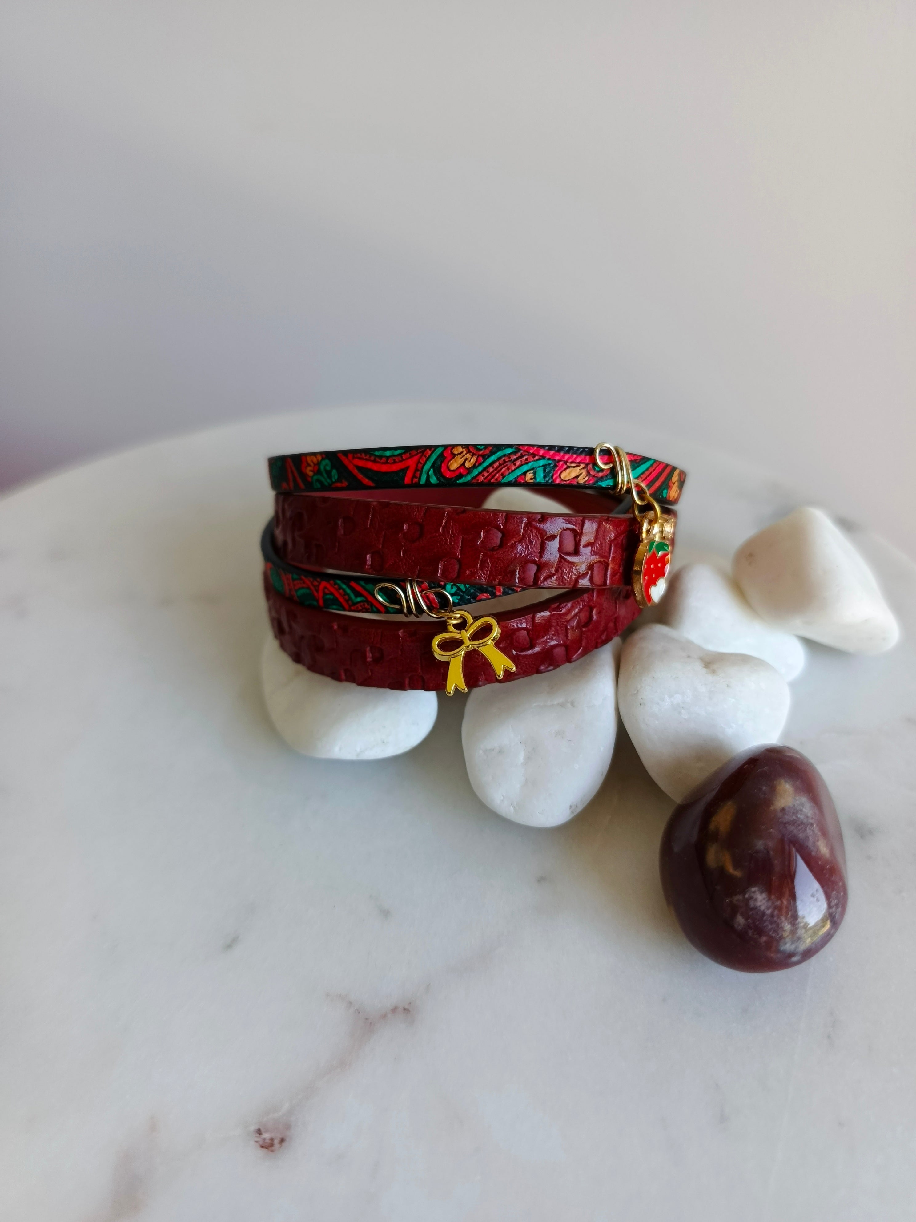 Bransoletka wrap „Truskawkowa” – eko skóra
