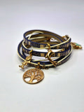 Bransoletka wrap skóra eko „Indigo Charms” — granat ze złotymi zawieszkami