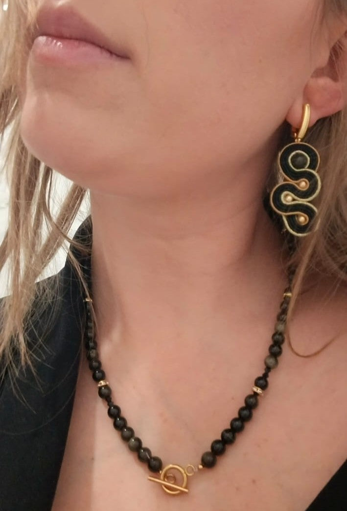Komplet „Noir Gold” – kamienie naturalne + sutasz (naszyjnik, bransoletka, kolczyki)
