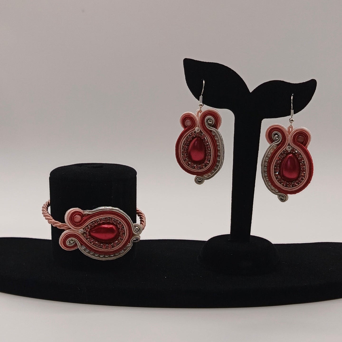 Zestaw sutasz „Malinowa Aura” — kolczyki + bransoletka