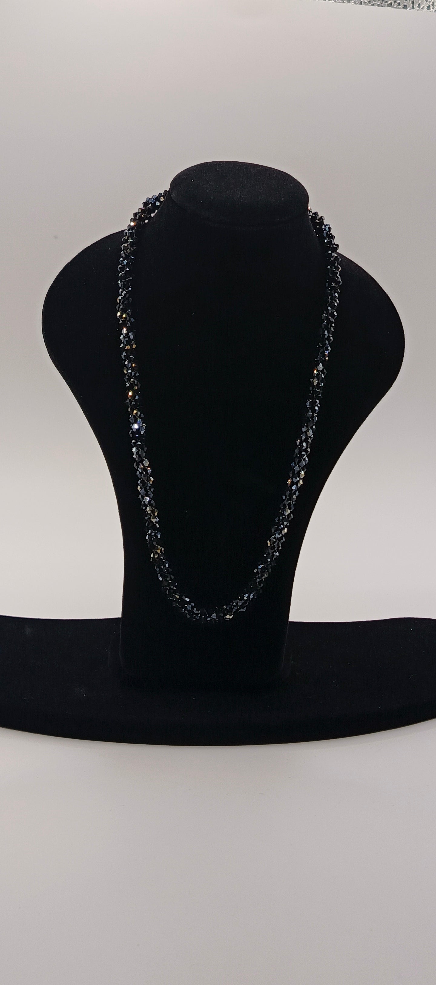 Naszyjnik kryształowy „Czarna Spirala”