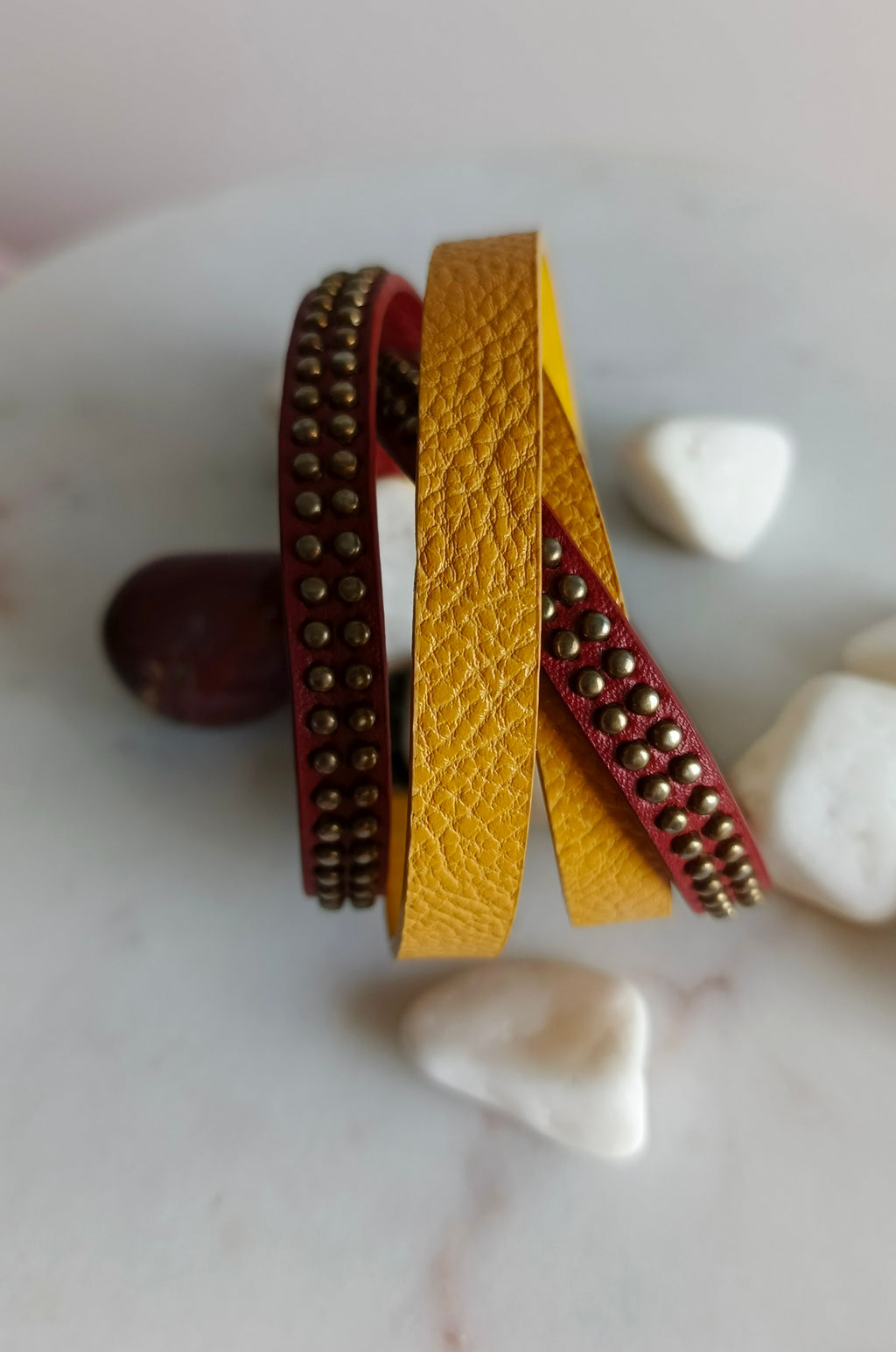 Bransoletka skóra eko wrap „Mustard Studs”