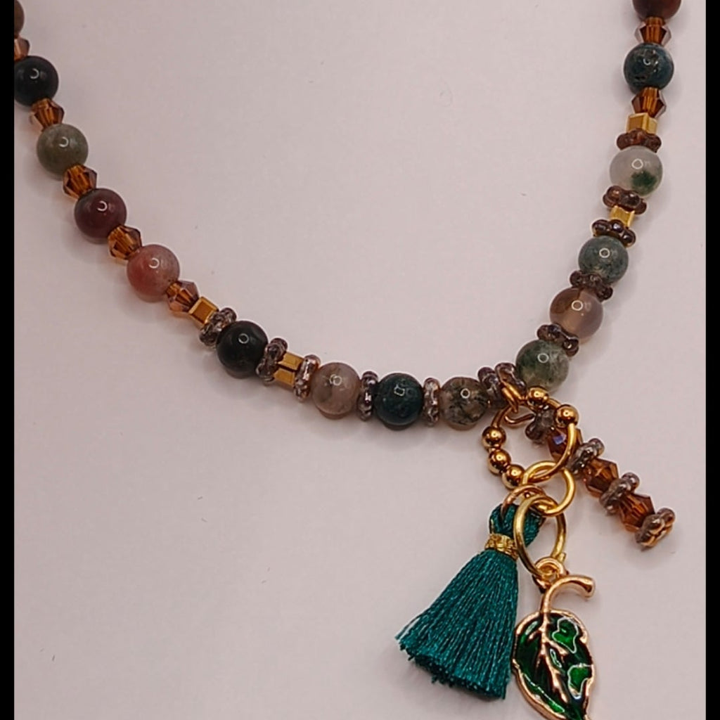 Naszyjnik z kamieni „Leśny Liść” — agat + chwost